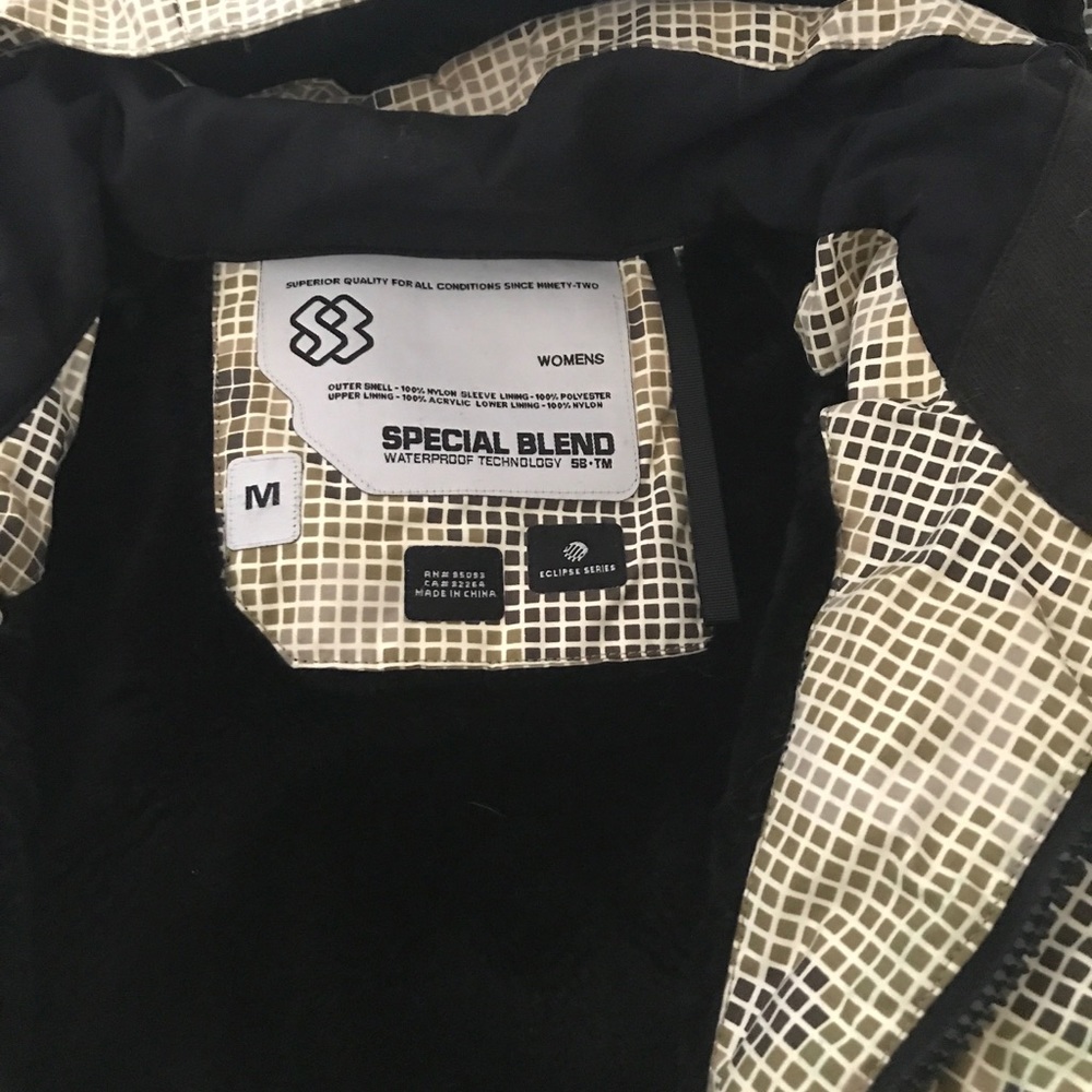 Snowboard winter jacket medium - Picture 4 of 4